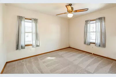 319 N Lord Avenue, Carpentersville, IL 60110 - Photo 13