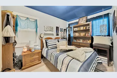 319 N Lord Avenue, Carpentersville, IL 60110 - Photo 29