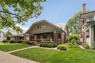 639 S Elmwood Ave, Oak Park, IL 60304 - Photo 1