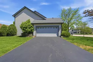 638 Anne Ct, Bolingbrook, IL 60440 - Photo 3
