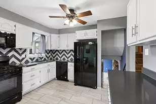 7422 162nd St, Tinley Park, IL 60477 - Photo 5
