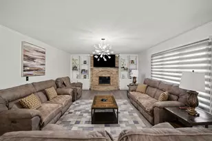 1542 Wood Creek Trail, Bartlett, IL 60103 - Photo 5