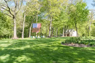 875 Country Club Rd, Saint Charles, IL 60174 - Photo 5
