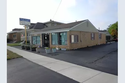 138 W Irving Park Road #front, Wood Dale, IL 60191 - Photo 1