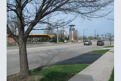 138 W Irving Park Road #front, Wood Dale, IL 60191 - Photo 15