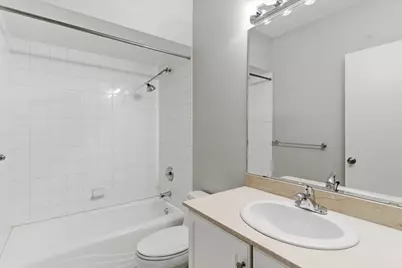 1535 W Oakdale Avenue #2, Chicago, IL 60657 - Photo 15