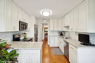 [Address not provided], Northbrook, IL 60062 - Photo 9