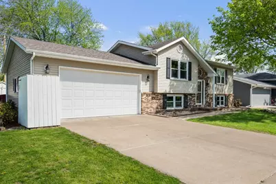 509 N 6th Street, Eldridge, IA 52748 - Photo 3