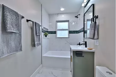 656 W Comstock Avenue, Elmhurst, IL 60126 - Photo 23