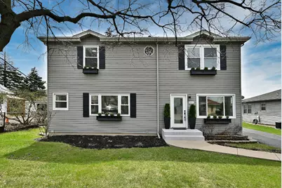 656 W Comstock Avenue, Elmhurst, IL 60126 - Photo 1