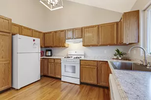 824 E Kahler Rd, Wilmington, IL 60481 - Photo 7