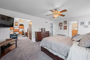 4328 Phyllis Dr, Northbrook, IL 60062 - Photo 15