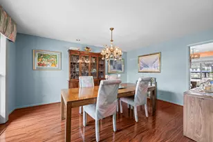 4328 Phyllis Dr, Northbrook, IL 60062 - Photo 5