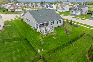 9242 Enstrom Ct, Huntley, IL 60142 - Photo 5