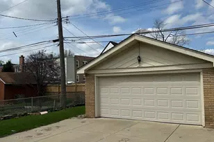 5636 W Sunnyside Ave, Chicago, IL 60630 - Photo 29