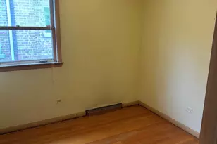 5636 W Sunnyside Ave, Chicago, IL 60630 - Photo 7