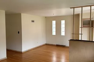 5636 W Sunnyside Ave, Chicago, IL 60630 - Photo 5