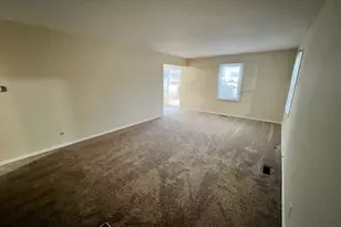 2019 Oak St, Saint Charles, IL 60174 - Photo 3