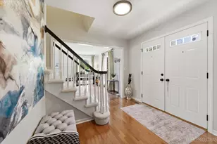 320 Essex Ct, Aurora, IL 60504 - Photo 3