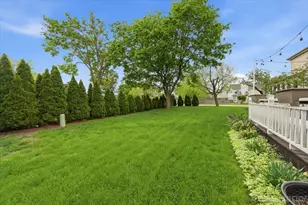 320 Essex Ct, Aurora, IL 60504 - Photo 37