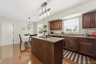 320 Essex Ct, Aurora, IL 60504 - Photo 13