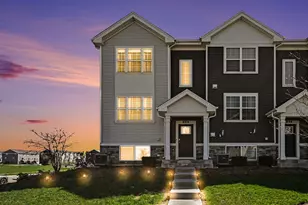 854 Briar Gln Ct, Hampshire, IL 60140 - Photo 3