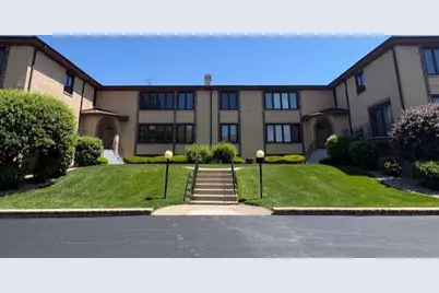 10355 Parkside Avenue #04, Oak Lawn, IL 60453 - Photo 1