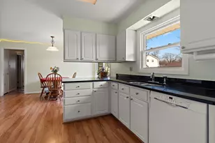 251 Clearmont Dr, Elk Grove Village, IL 60007 - Photo 5