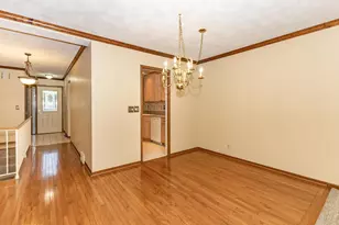 3407 41st St, Moline, IL 61265 - Photo 9