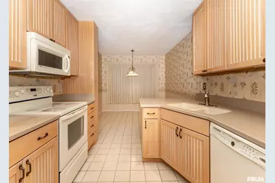 3407 41st Street #0, Moline, IL 61265 - Photo 5