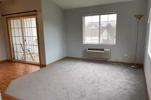 1517 Silverstone Dr, Carpentersville, IL 60110 - Photo 7