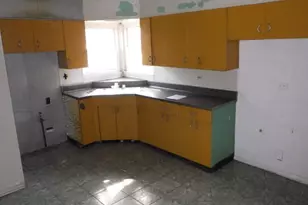 9136 S Union Ave, Chicago, IL 60620 - Photo 5