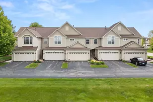 629 Buckboard Ln, Sycamore, IL 60178 - Photo 3