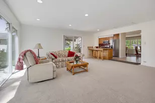 586 Aztec Dr, Carol Stream, IL 60188 - Photo 13
