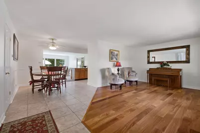 586 Aztec Drive, Carol Stream, IL 60188 - Photo 7