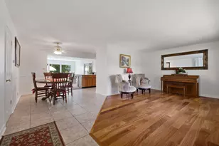 586 Aztec Dr, Carol Stream, IL 60188 - Photo 7