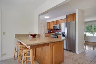 586 Aztec Dr, Carol Stream, IL 60188 - Photo 9