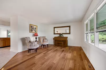 586 Aztec Drive, Carol Stream, IL 60188 - Photo 5