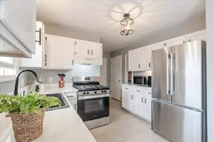 12 Spiria Ct, Bloomington, IL 61701 - Photo 7