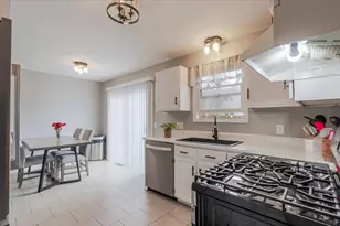 12 Spiria Ct, Bloomington, IL 61701 - Photo 9