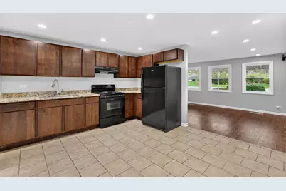 4540 181st Place, Country Club Hills, IL 60478 - Photo 5