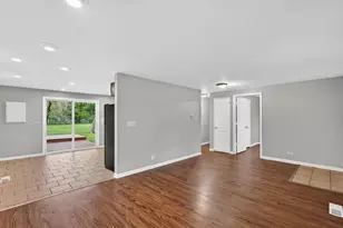 4540 181st Pl, Country Club Hills, IL 60478 - Photo 3