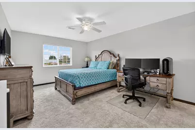 440 E Franklin Street #204, Eldridge, IA 52748 - Photo 11