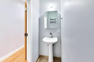 3848 W Sunnyside Ave, Chicago, IL 60625 - Photo 13