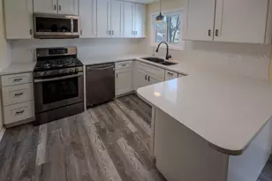 630 Clover Ln, Schaumburg, IL 60193 - Photo 15