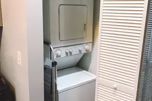 1718 W Pierce Ave, Chicago, IL 60622 - Photo 11