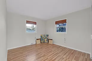 1423 S Busse Rd, Mount Prospect, IL 60056 - Photo 9