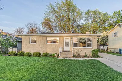 1423 S Busse Road, Mount Prospect, IL 60056 - Photo 1