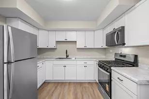 1101 Holiday Ln, Des Plaines, IL 60016 - Photo 11