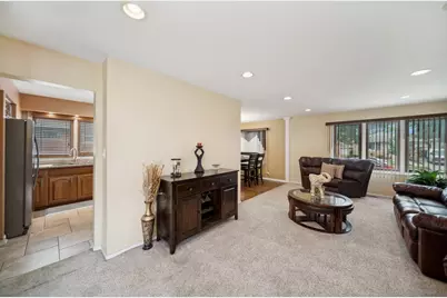 8918 S Francisco Avenue, Evergreen Park, IL 60805 - Photo 7